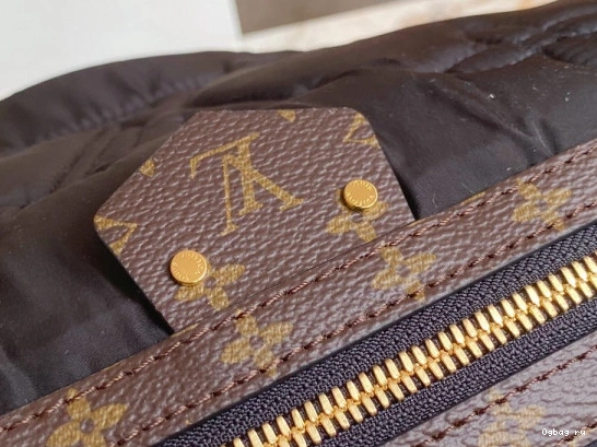 VUITTON BUMBAG MAXI LOUIS 0714